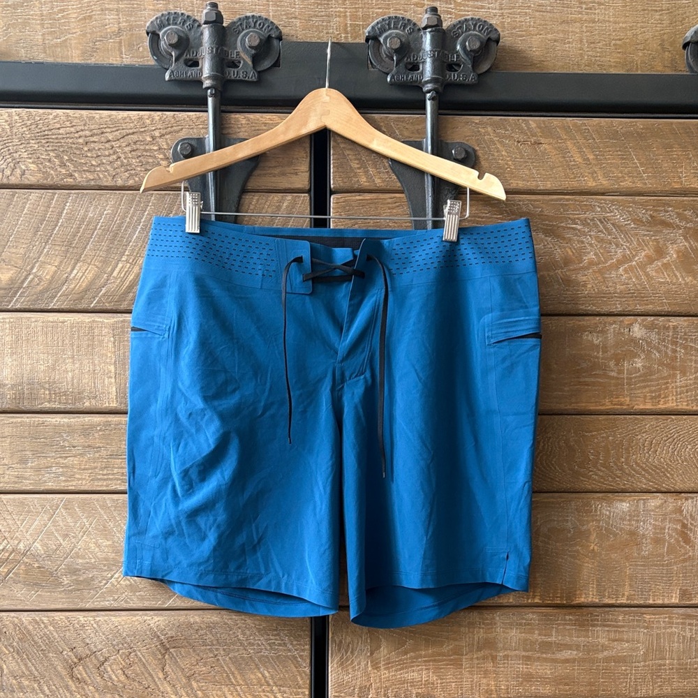 Lululemon Men’s Unlined Board Shorts - Blue
